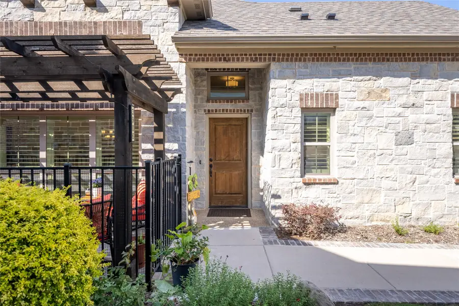 3906 Crested Eagle Way, Arlington, TX 76005 - #3