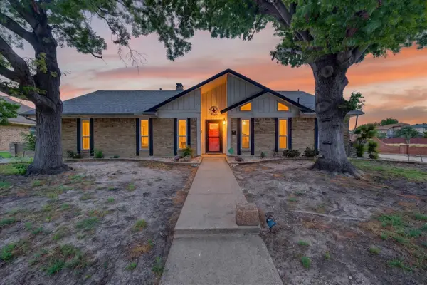 1000 Oxfordshire Drive, Carrollton, TX 75007