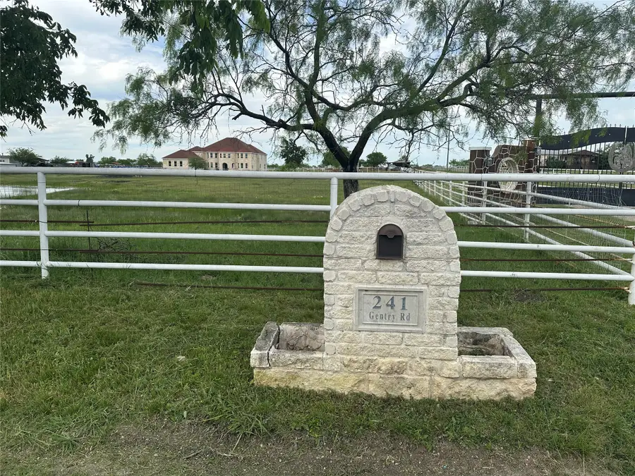 241 Gentry Road, Ennis, TX 75119 - #2