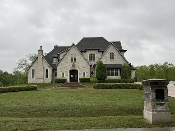 230 Oak Tree Drive, Waxahachie, TX 75165