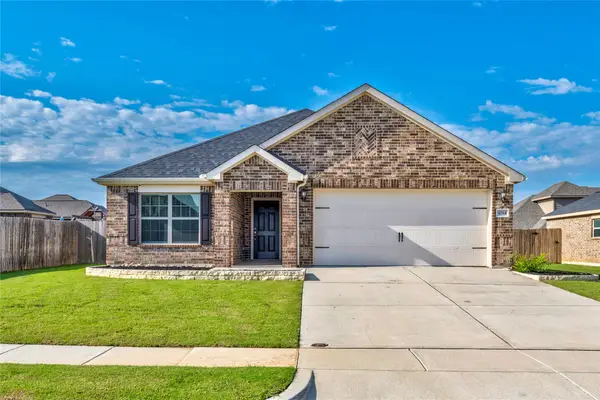 4014 Lakeview Drive, Sanger, TX 76266