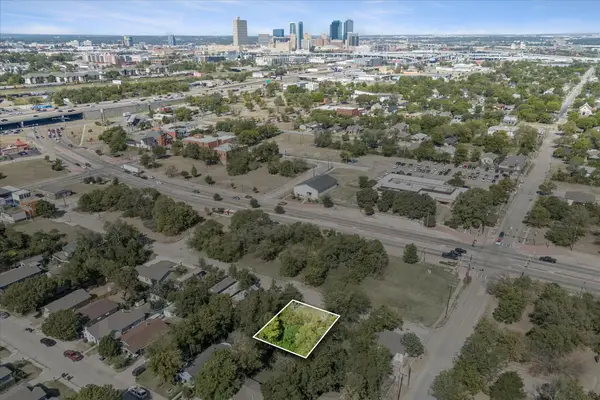 962 E Oleander Street, Fort Worth, TX 76104