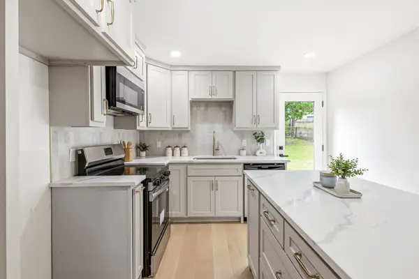 2528 Springvale Drive, Farmers Branch, TX 75234