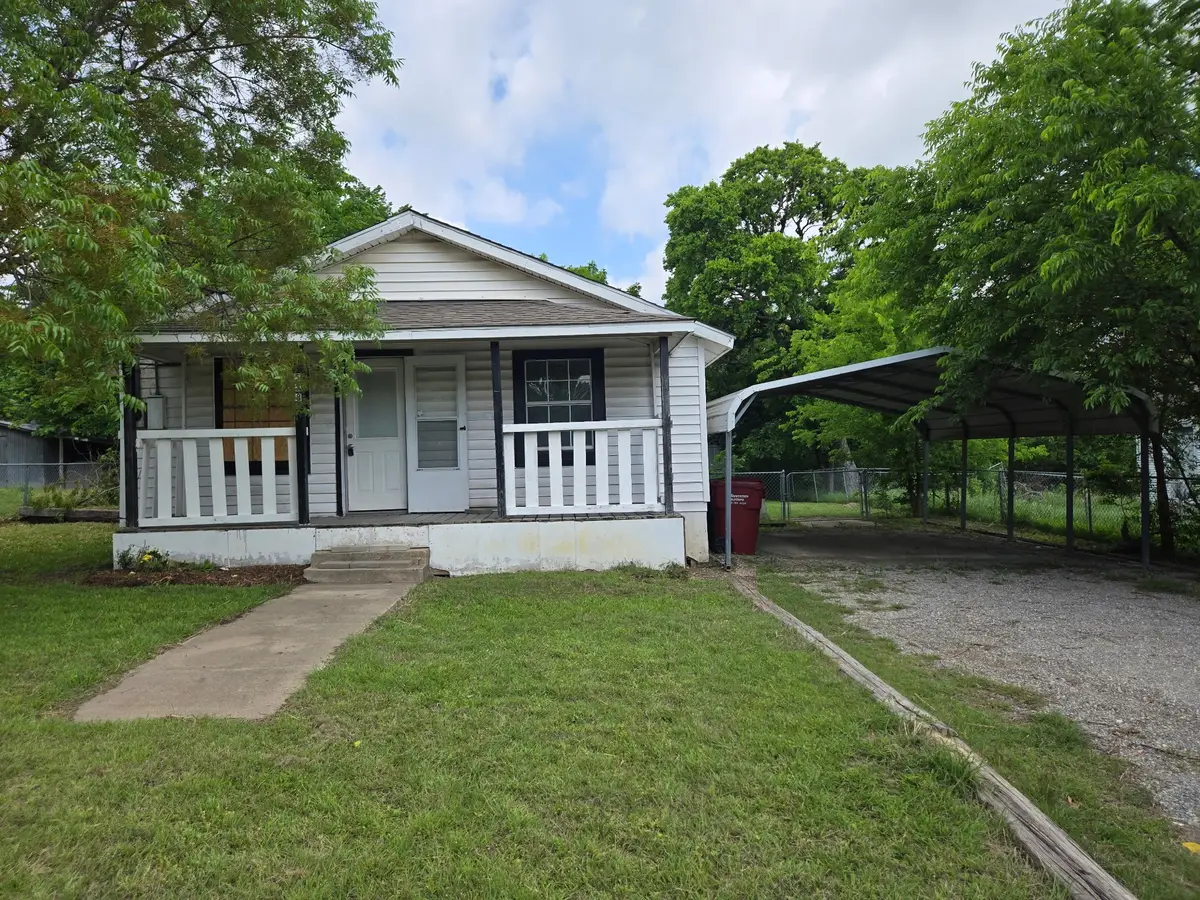 528 E Jefferson Street, Van Alstyne, TX 75495 - #1