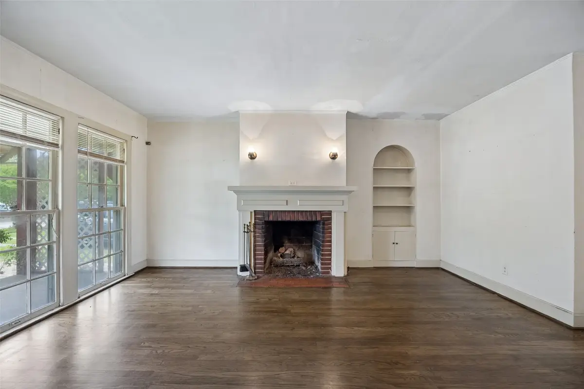 106 N Briscoe Boulevard, Dallas, TX 75211 - #1
