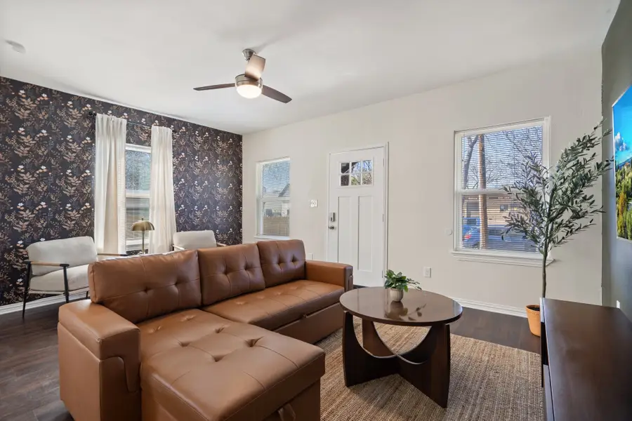 4216 E Side Avenue, Dallas, TX 75226 - #2