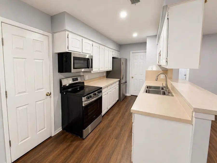 5641 Macneill Drive, Haltom City, TX 76148 - #3