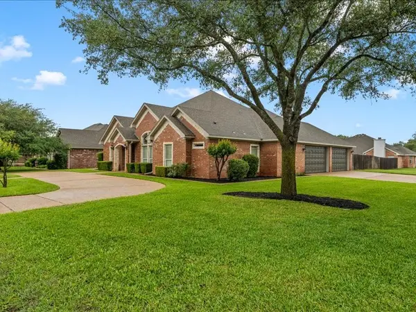 400 Oxford Hill Road, Hewitt, TX 76643