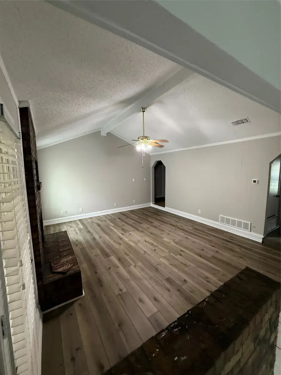 817 Lynne Lane, Burleson, TX 76028 - #3