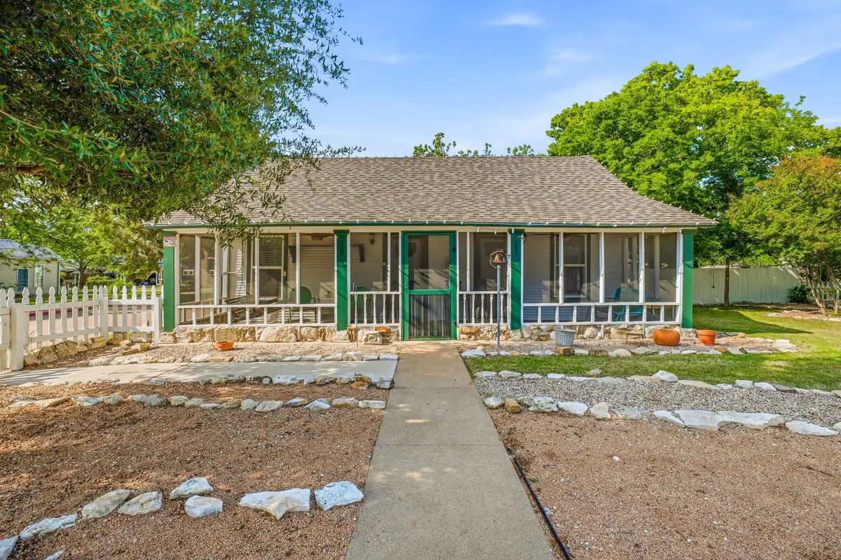 401 E Bridge Street, Granbury, TX 76048 - #1