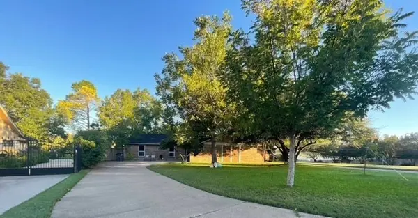 261 Timberlake Drive, Azle, TX 76020