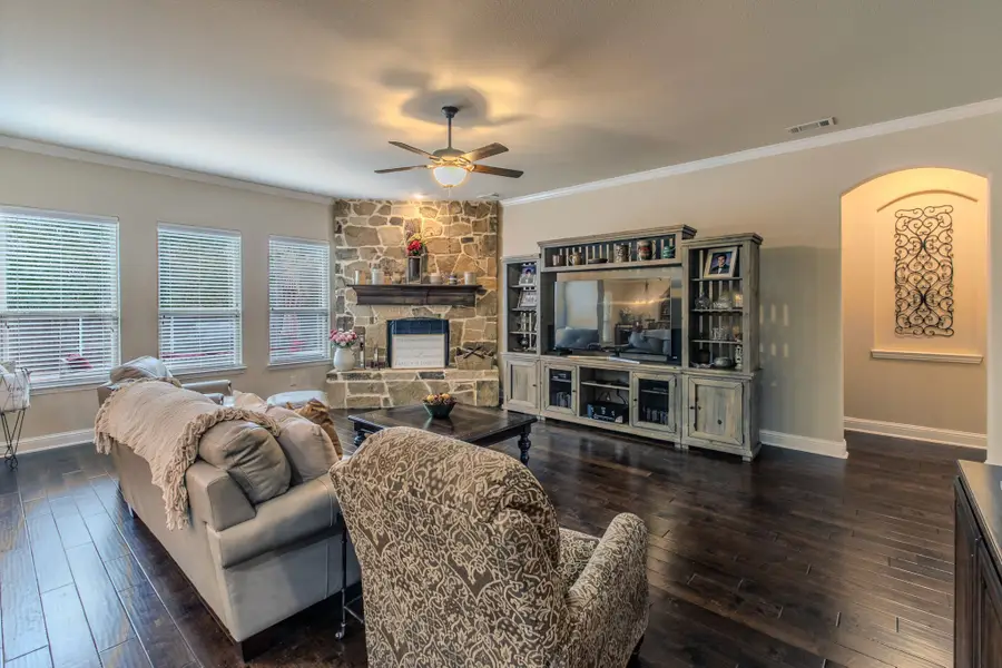 209 Wisteria Way, Red Oak, TX 75154 - #3