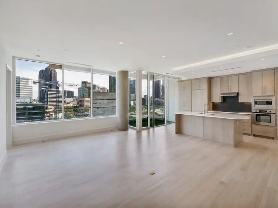 2408 Victory Park Lane #1036, Dallas, TX 75219 - #2