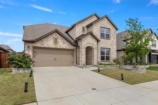 1913 Braided Mane Avenue, Aubrey, TX 76227