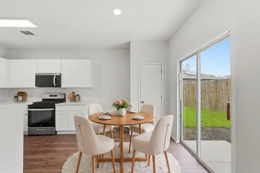 725 Parkford Lane, Arlington, TX 76001 - #3