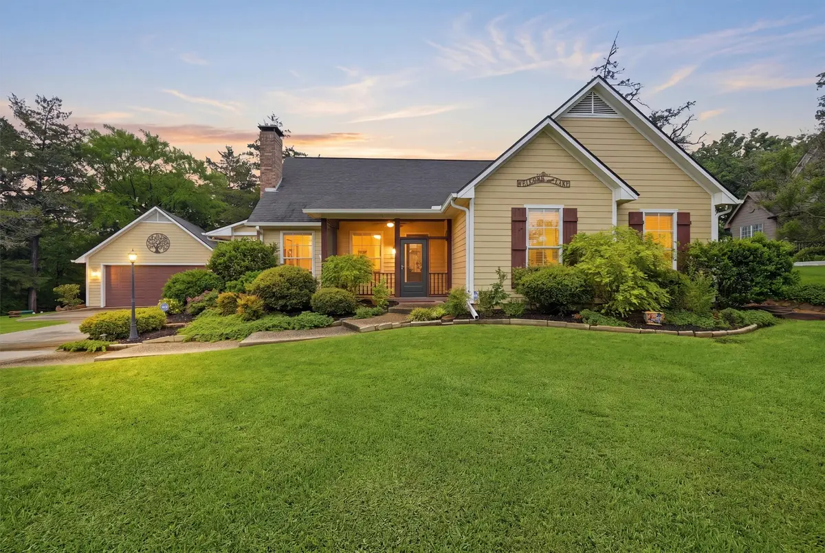 621 Kiowa Drive E, Lake Kiowa, TX 76240 - #1