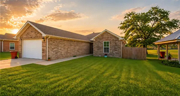 109 Baker Street, Mount Vernon, TX 75457