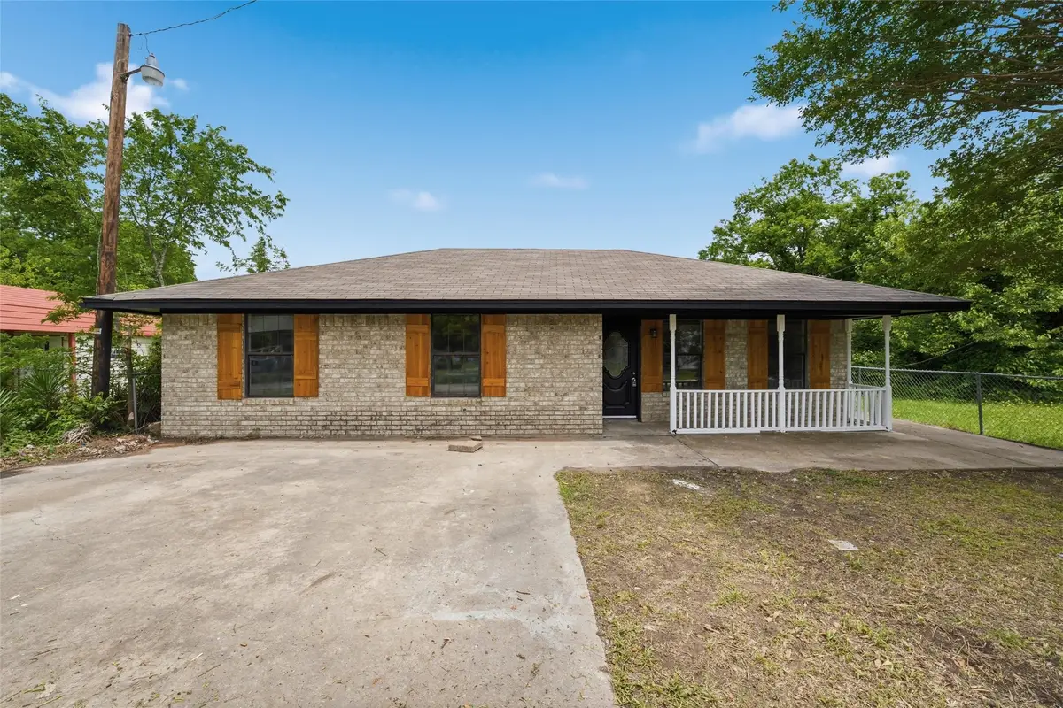 316 N Elm Street, Mart, TX 76664 - #1