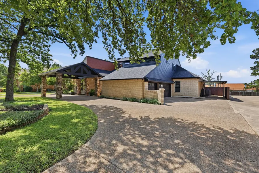301 Chapelwood Drive, Colleyville, TX 76034 - #2