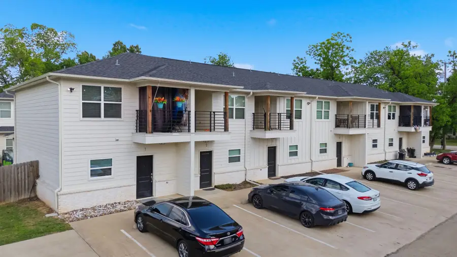 307 N Henry Street, Lindale, TX 75771 - #2