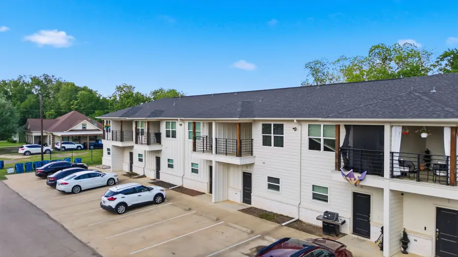 307 N Henry Street, Lindale, TX 75771 - #3