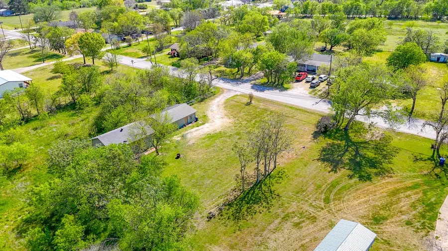 708 S Kerr Street, Blooming Grove, TX 76626 - #2