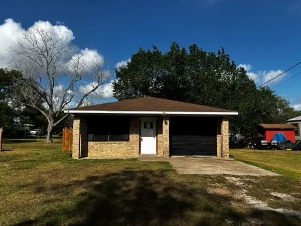 122 Rosa Street, Edna, TX 77957