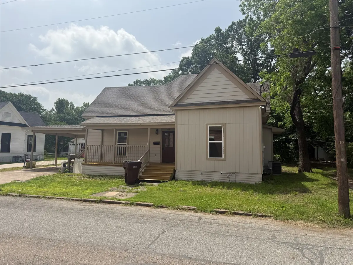 309 W 8th Street, Bonham, TX 75418 - #1