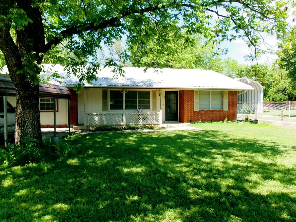 200 W Spencer Street, Bangs, TX 76823 - #1