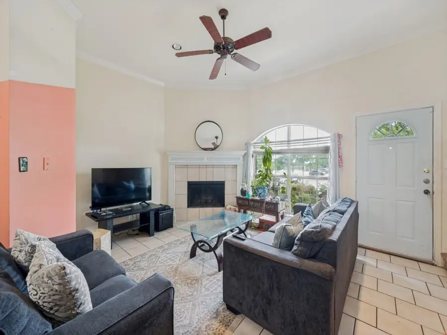 414 Central Park Drive #C, Arlington, TX 76014 - #2