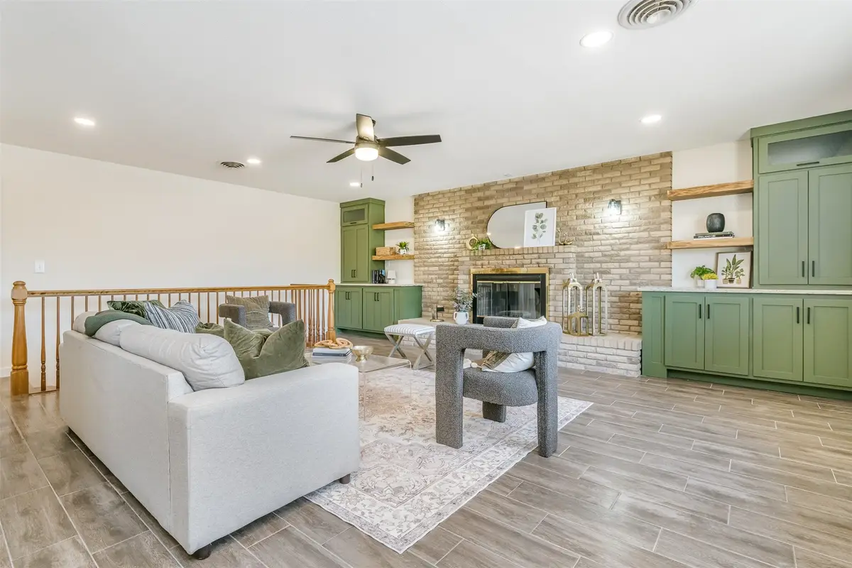 2006 Borger Street, Plainview, TX 79072 - #1