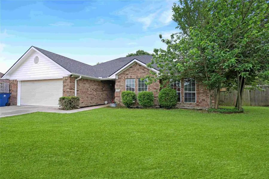 709 Elm Circle, Van Alstyne, TX 75495 - #3