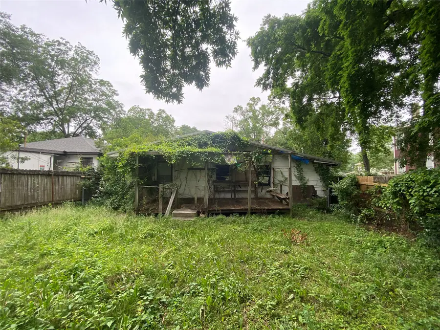927 Dalzell Street, Shreveport, LA 71104 - #3