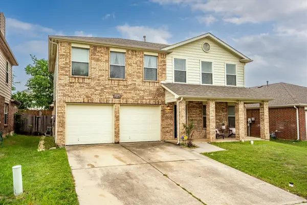 1736 White Feather Lane, Fort Worth, TX 76131