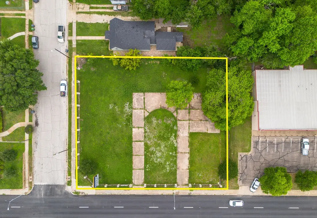 2217 W Waco Drive, Waco, TX 76707 - #1