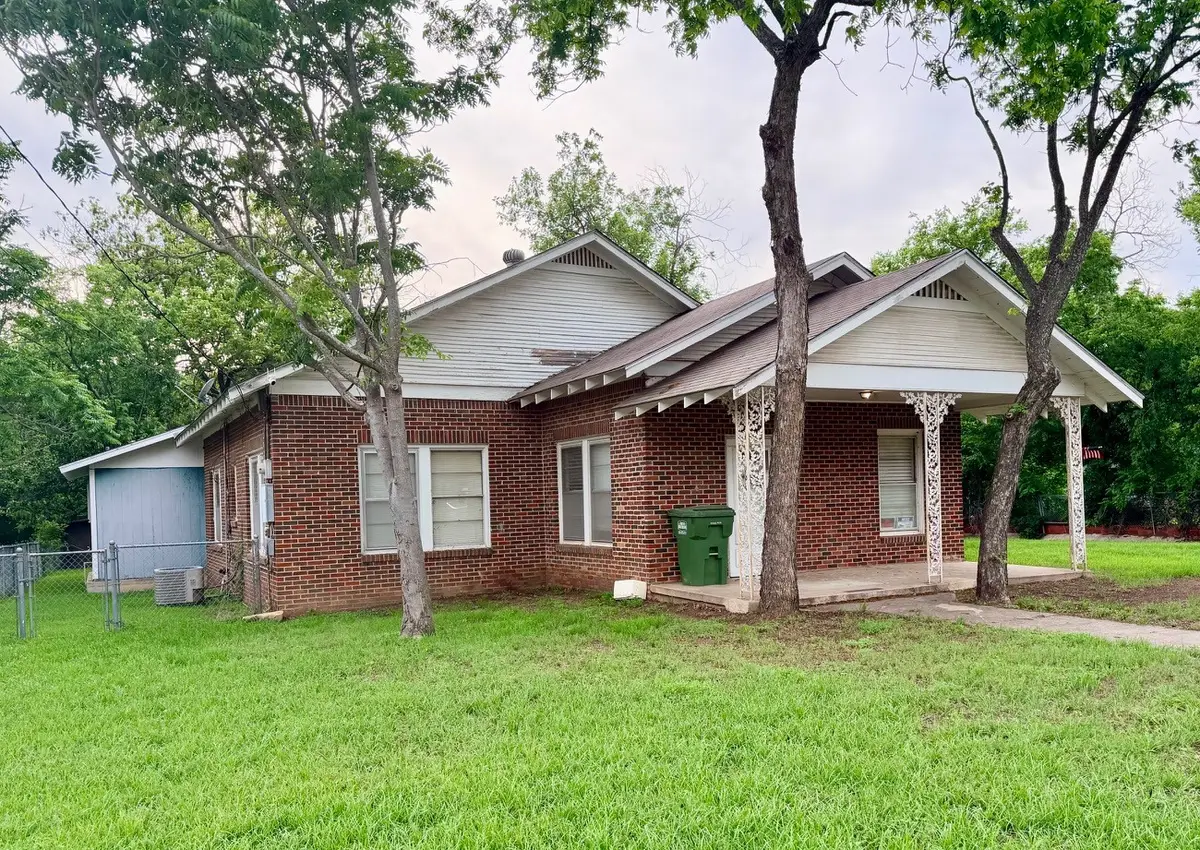 1215 NW 1st Avenue, Mineral Wells, TX 76067 - #1