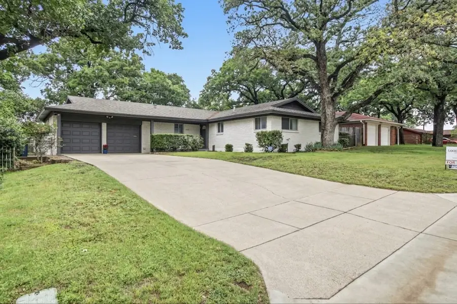 6425 Brentwood Drive, Fort Worth, TX 76112 - #2