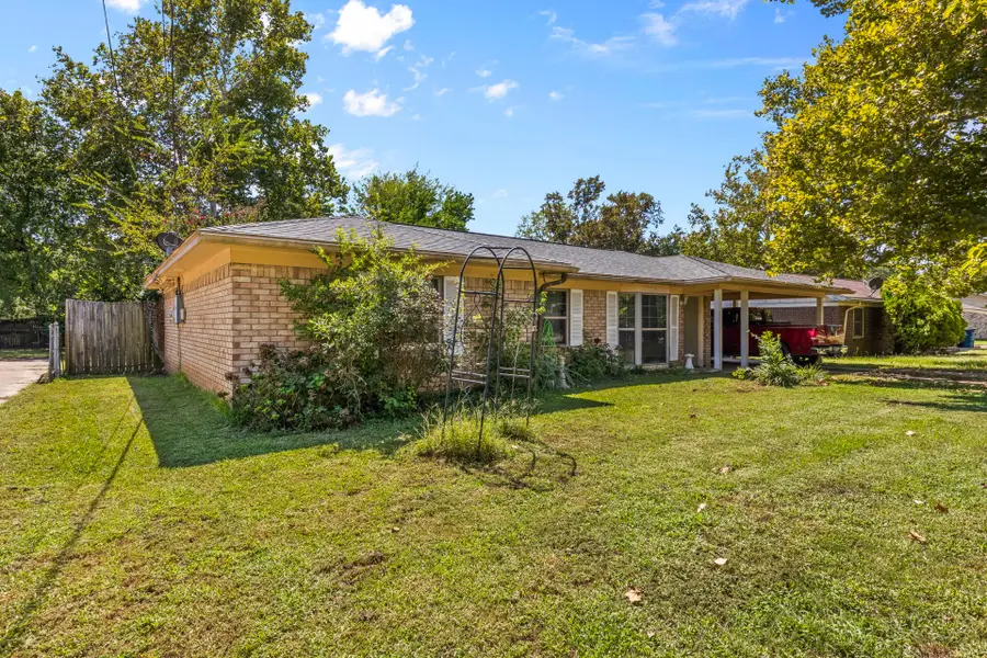 309 Henderson Street, Mount Pleasant, TX 75455 - #2