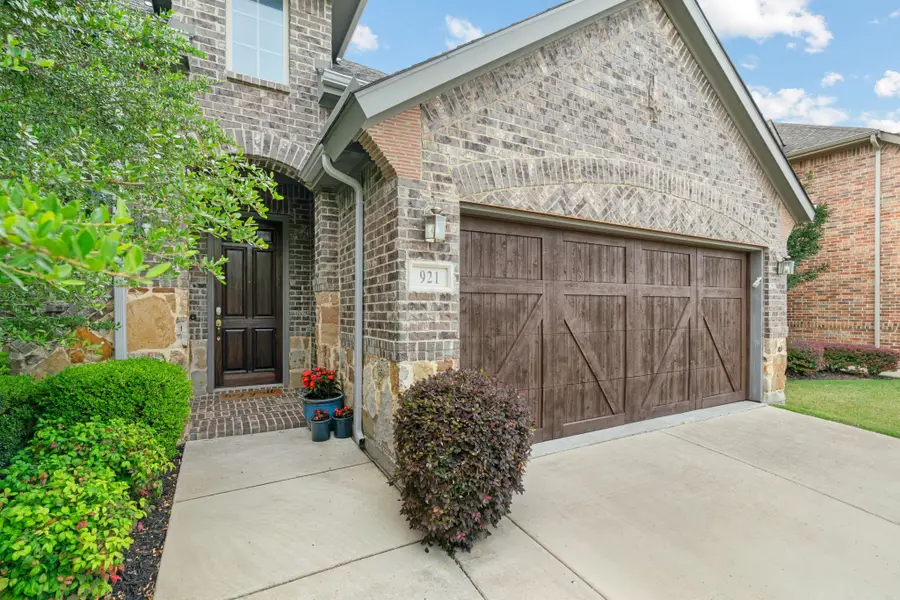 921 Montgomery Way, Argyle, TX 76226 - #2