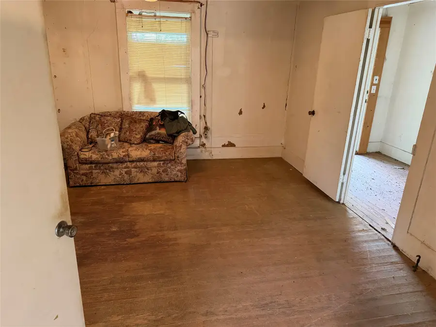 206 N 1st Street, Bangs, TX 76823 - #2