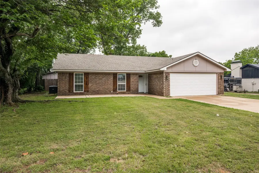 812 Ridgeway Road, Joshua, TX 76058 - #2