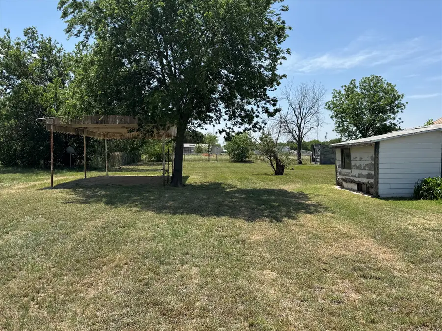 300 S 3rd Street E, Haskell, TX 79521 - #3