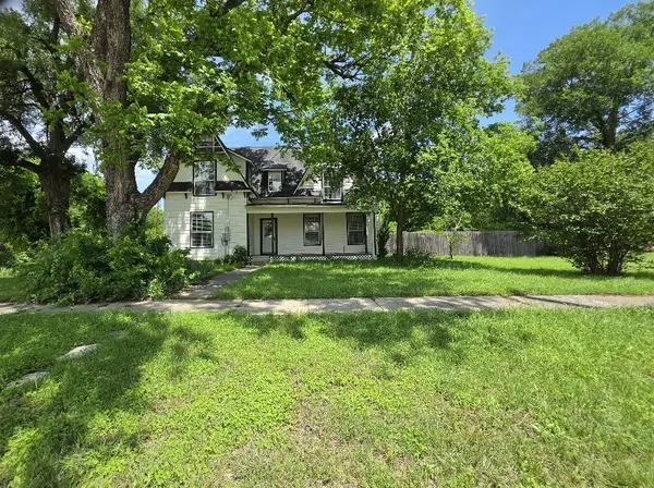 515 Bosque, Meridian, TX 76665
