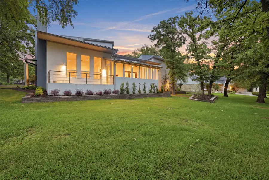 316 Comanche Drive, Lake Kiowa, TX 76240 - #2