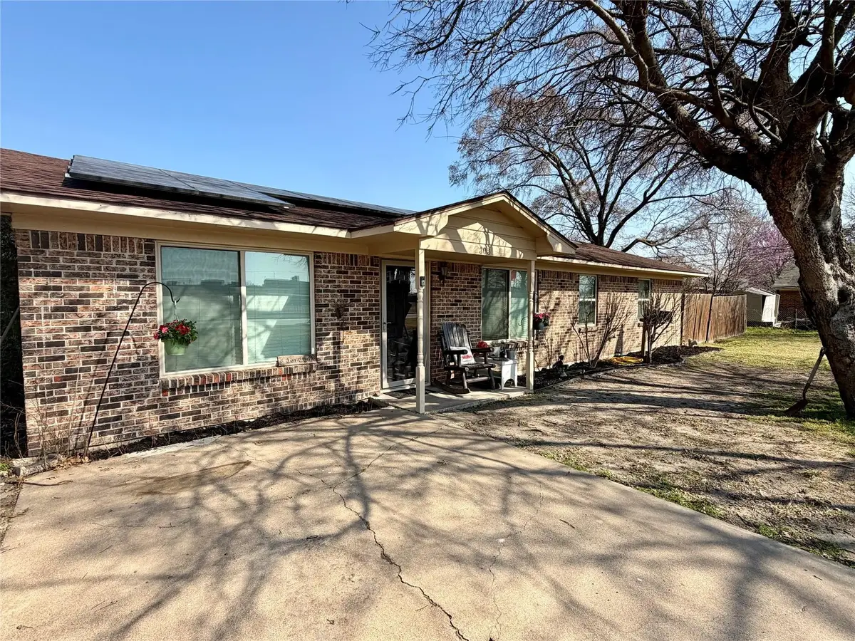 305 S 1st Street, Crandall, TX 75114 - #1