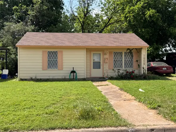 1608 Bell Avenue, Blue Mound, TX 76131