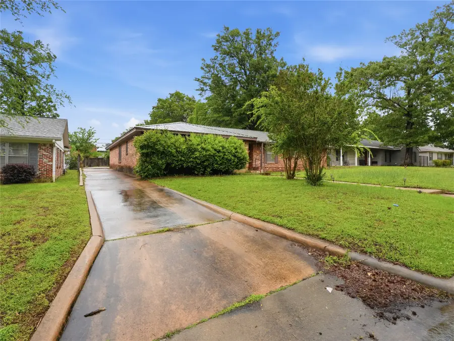 2845 Hubbard Street, Paris, TX 75460 - #3