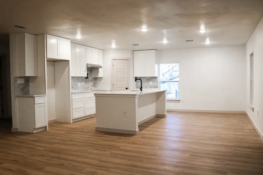 603 N 1st Street, Midlothian, TX 76065 - #3