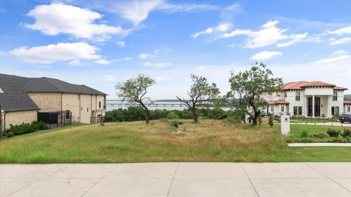 1047 Mallard Pointe Drive, Grand Prairie, TX 75104 - #1