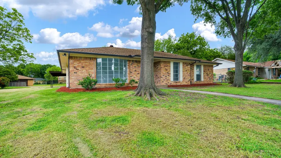 400 Brook Hollow Circle, Desoto, TX 75115 - #2